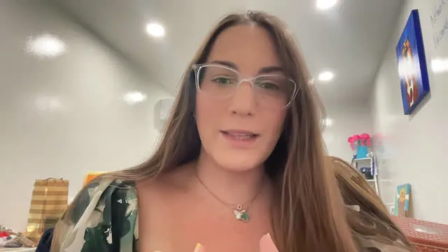 Kandice Freedman sharing their experience with MentoMind